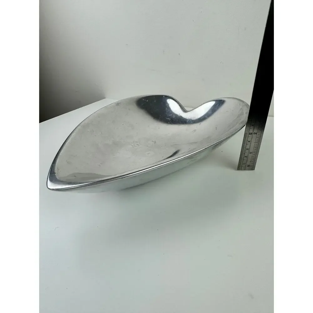 Vintage NAMBE Silver 11x9 Catch All Bowl Metal Polished Heart Decorative 119
